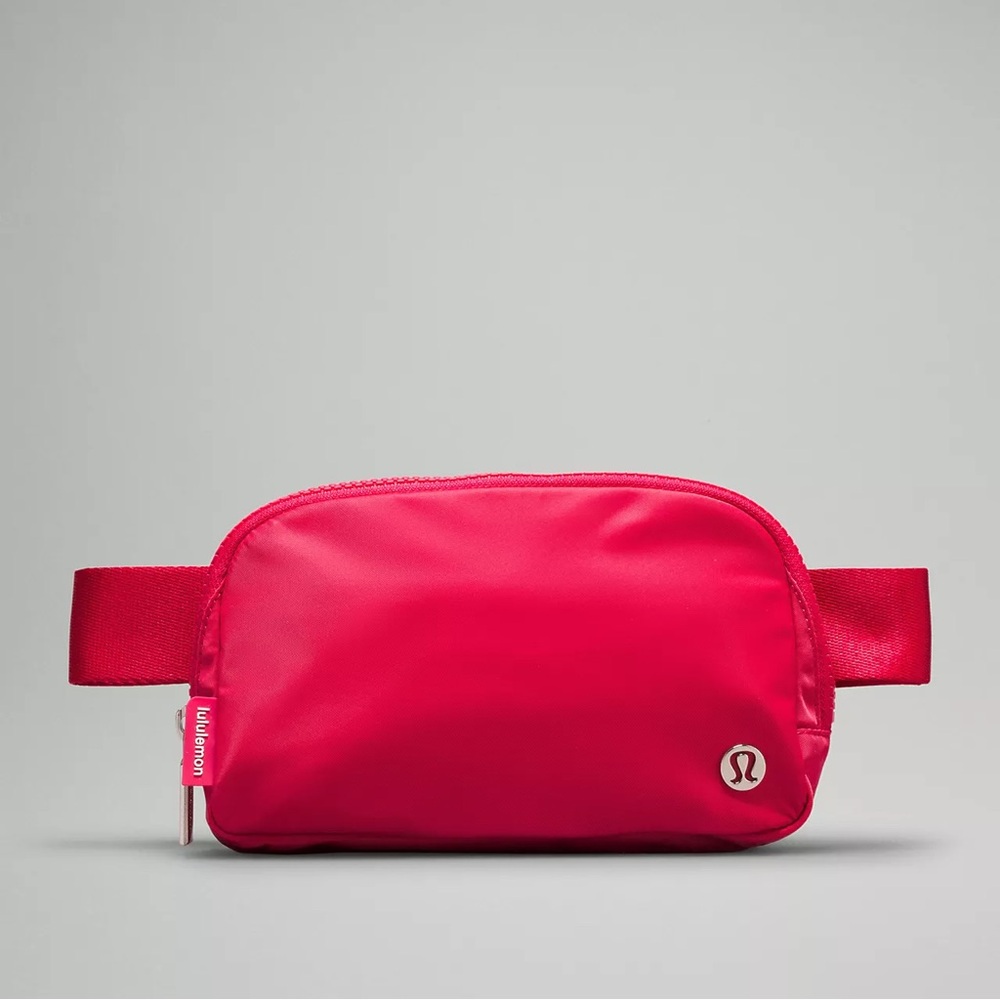 Lululemon Everywhere Belt Bag 1L NWT Cherry Mist